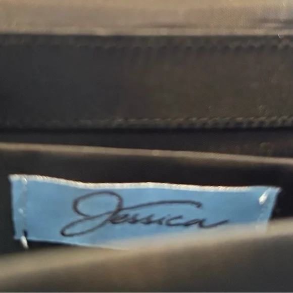 Elegant Black Clutch with Silver chain - Picture 4 of 5